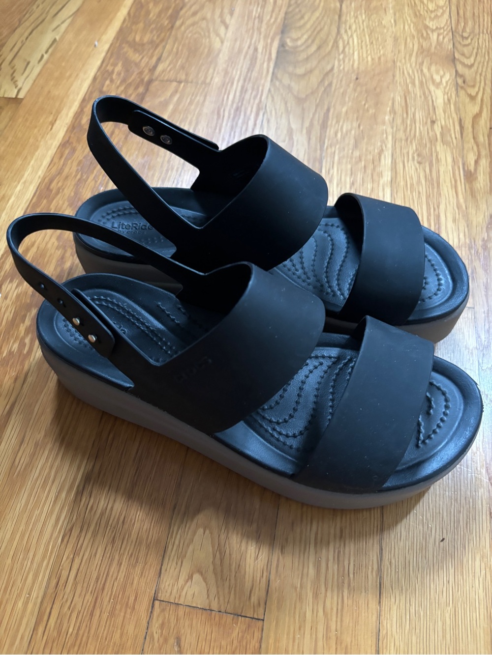 Crocs Brooklyn Low Wedge Sandal - Picture 3 of 7